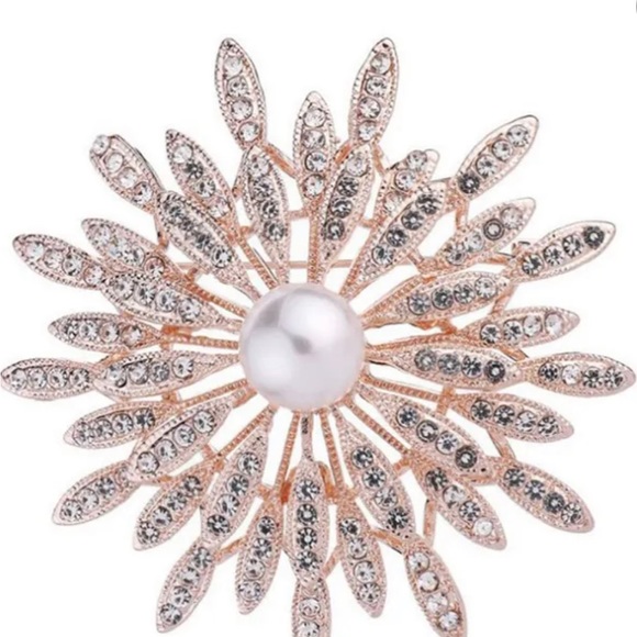 Pearl Burst Flower Brooch - Picture 2 of 3